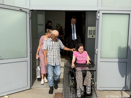 Predaja novega dvigala zgodba srčnosti, solidarnosti in povezanosti (17)